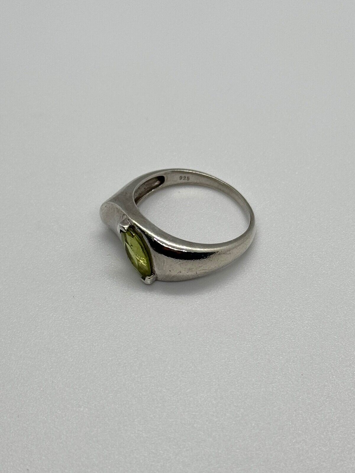 925 STERLING SILVER PERIDOT RING SIZE 8