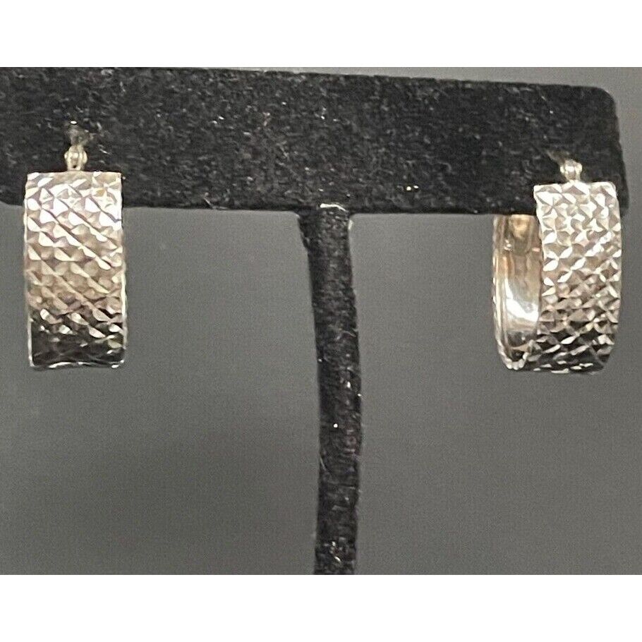 925 STERLING SILVER DIAMOND PATTERN OVAL HOOP EARRINGS SKY