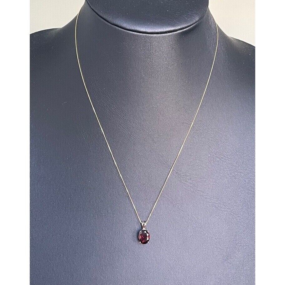 14K YELLOW GOLD  AND ALMANDINE GARNET PENDANT NECKLACE SKY