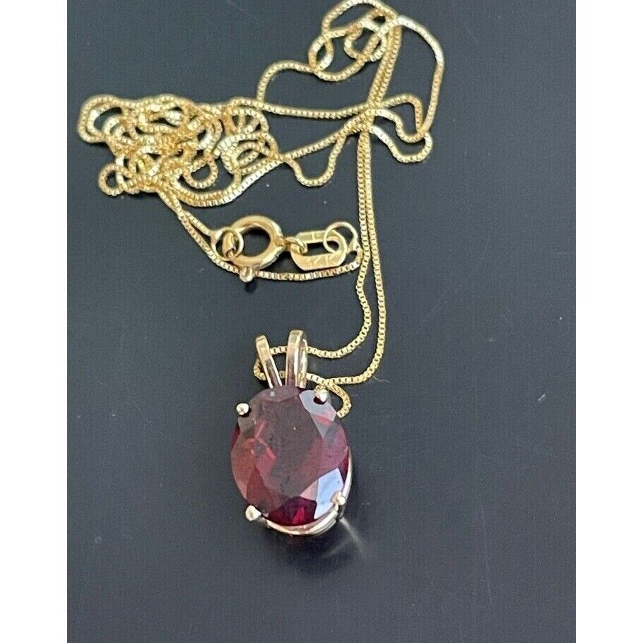 14K YELLOW GOLD  AND ALMANDINE GARNET PENDANT NECKLACE SKY