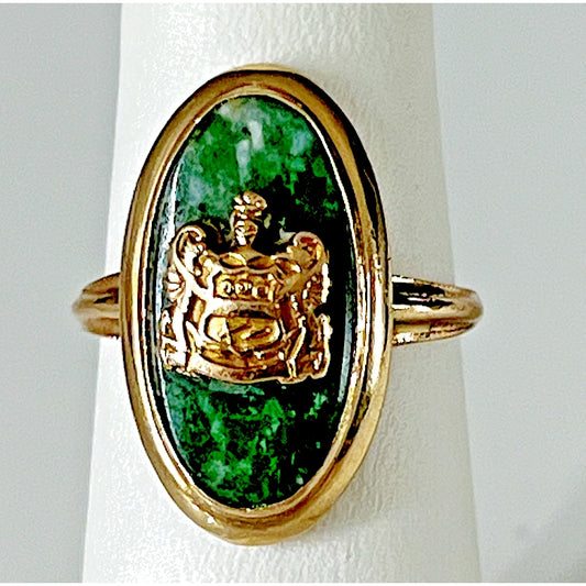 YELLOW GOLD AND JADE HERALDIC FRATERNAL RING SIZE 6 SKY