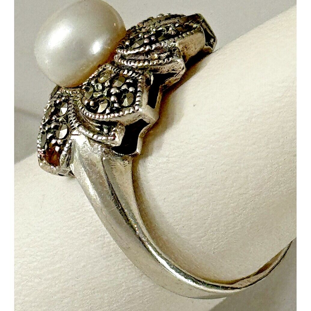 925 STERLING SILVER PEARL AND MARCASITES RING SIZE 8 SKY