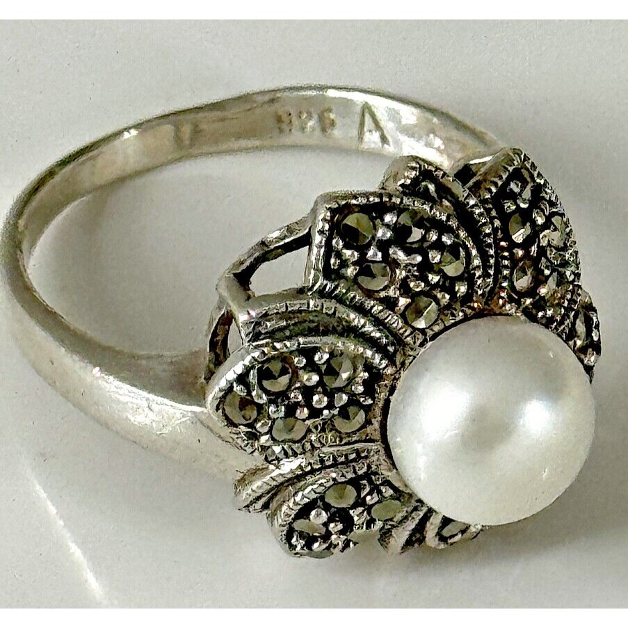 925 STERLING SILVER PEARL AND MARCASITES RING SIZE 8 SKY