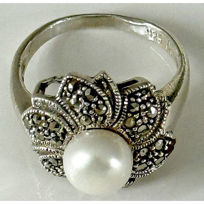 925 STERLING SILVER PEARL AND MARCASITES RING SIZE 8 SKY