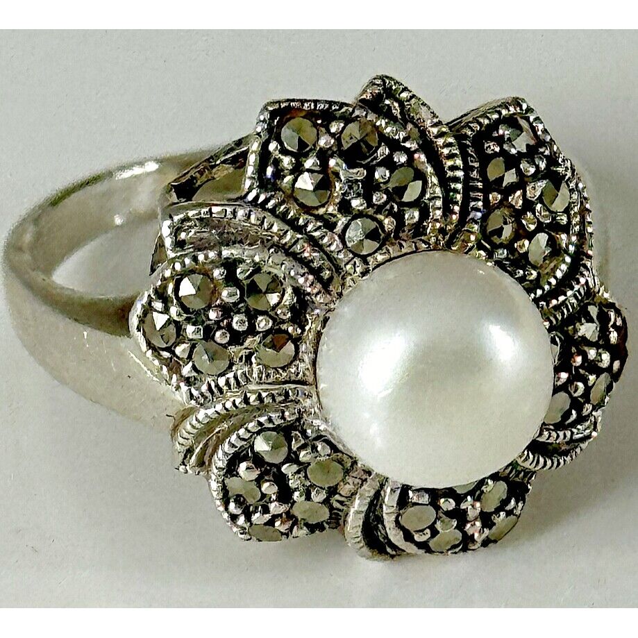 925 STERLING SILVER PEARL AND MARCASITES RING SIZE 8 SKY