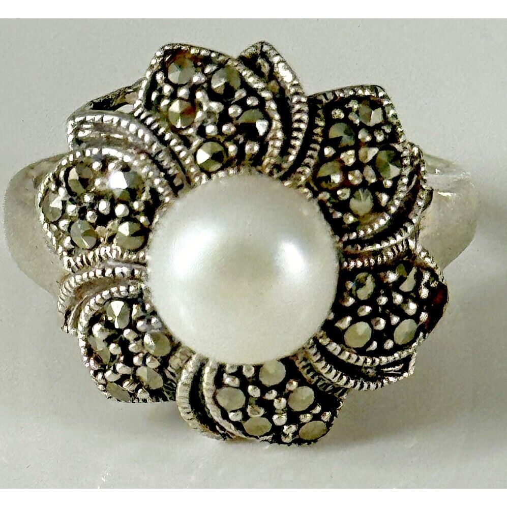 925 STERLING SILVER PEARL AND MARCASITES RING SIZE 8 SKY