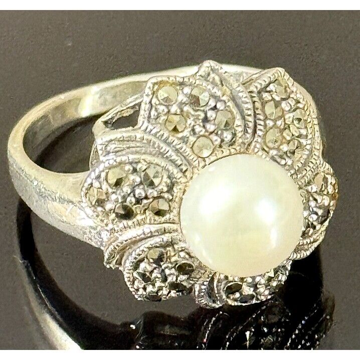 925 STERLING SILVER PEARL AND MARCASITES RING SIZE 8 SKY