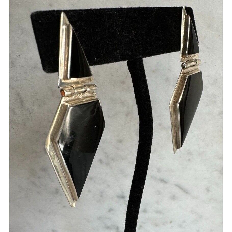 925 STERLING SILVER AND ONYX GEOMETRIC DESIGN EARRINGS SKY