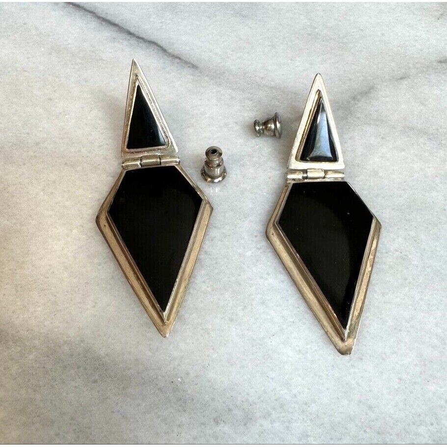 925 STERLING SILVER AND ONYX GEOMETRIC DESIGN EARRINGS SKY