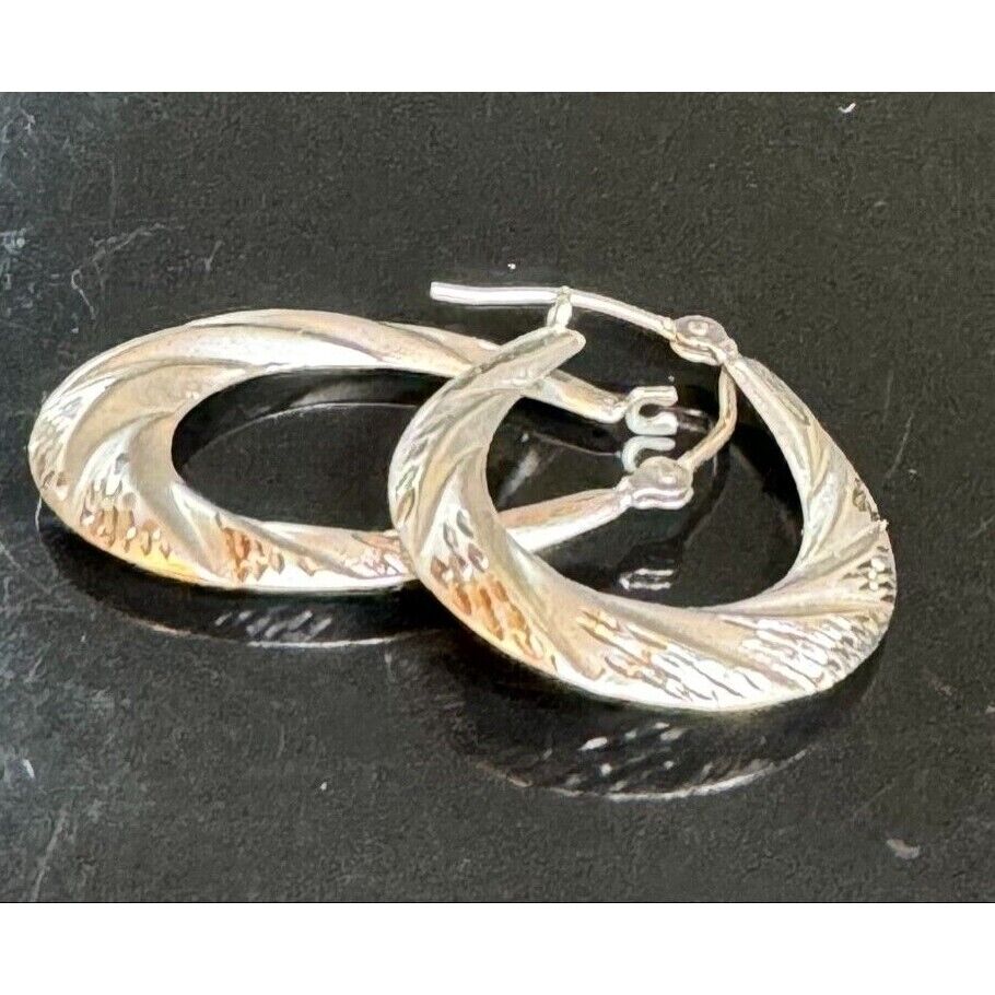 JCM 14K WHITE GOLD BRIGHT CUT HOOP EARRINGS SKY