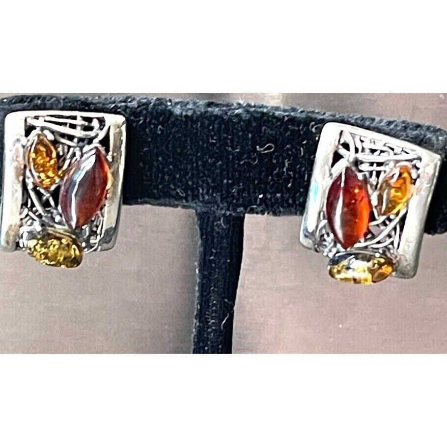 PIERSED DESIGN 925 STERLING SILVER  AND AMBER EARRINGS SKY