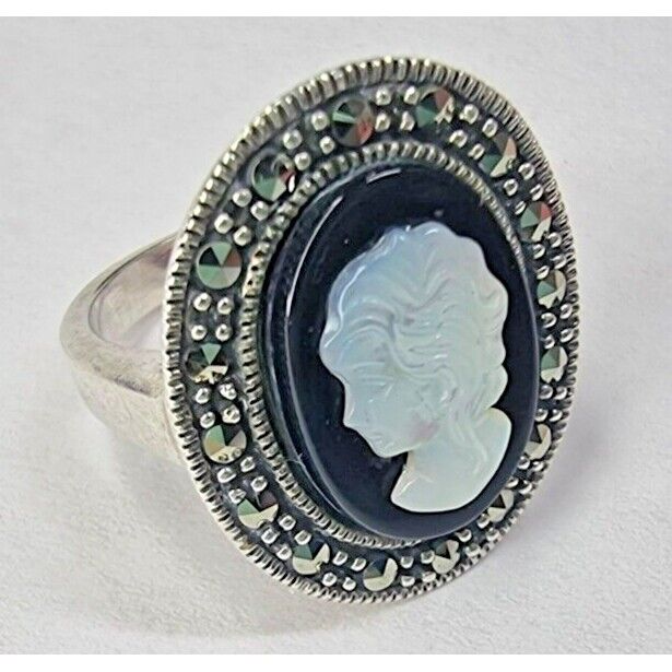 925 STERLING SILVER MOTHER OF PEARL AND ONYX CAMEO RING SIZE 5 SKY