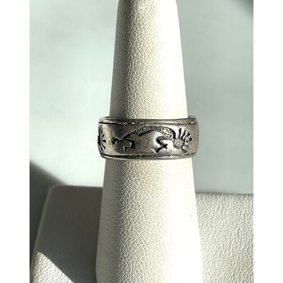 PETER STONE 925 STERLING SILVER KOKOPELLI MOTIEF BAND RING SIZE 7.5 SKY