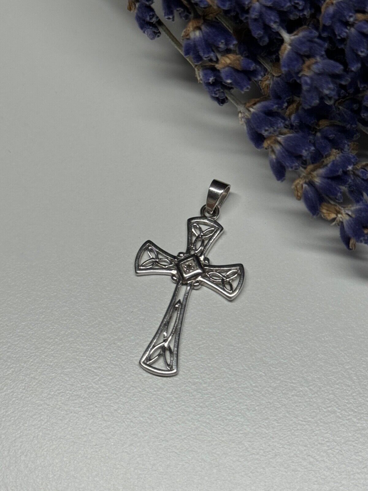 925 STERLING SILVER DIAMOND CROSS