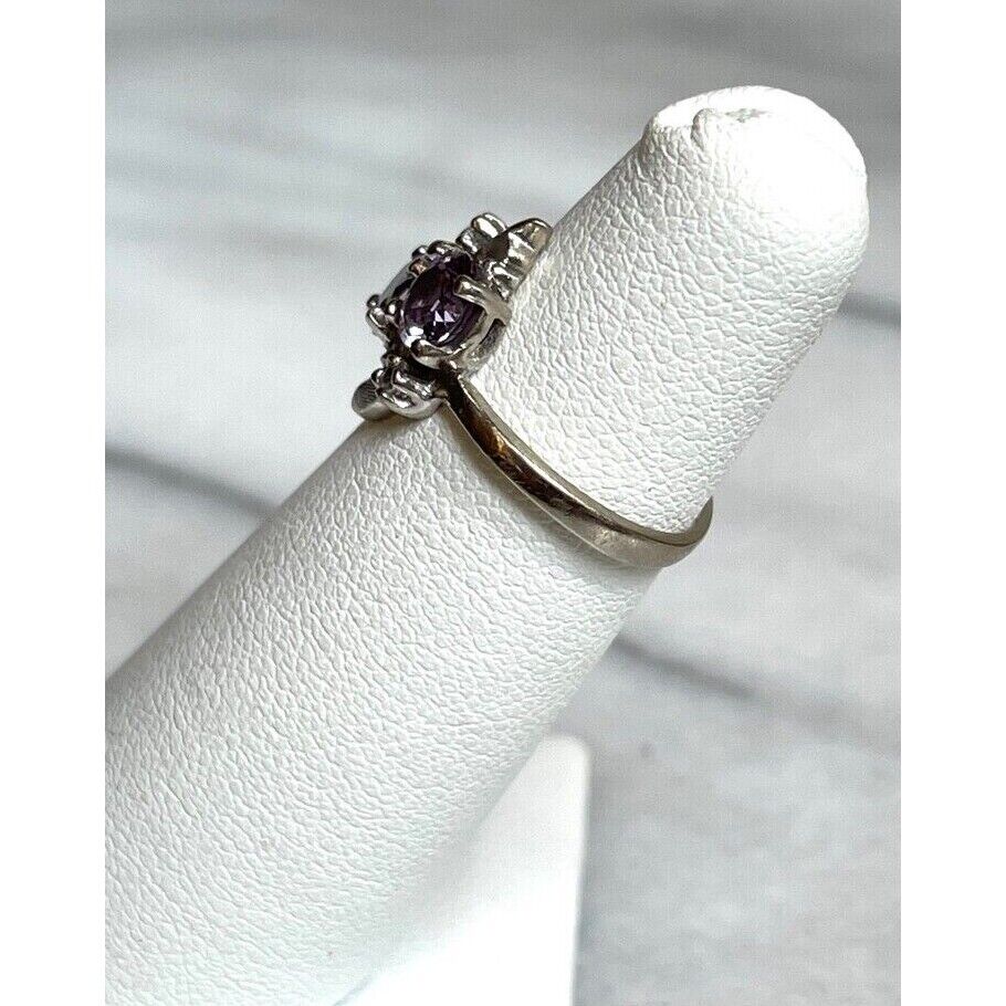 WHITE GOLD LAB-CREATED ALEXANDRITE AND DIAMOND RING SIZE 4 SKY