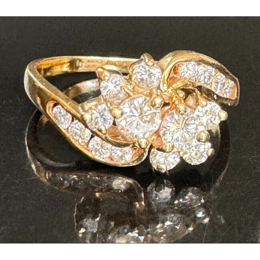 14K YELLOW GOLD AND DIAMOND RING SIZE 8.5 SKY