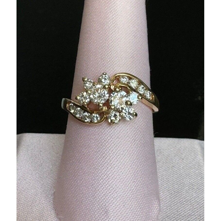 14K YELLOW GOLD AND DIAMOND RING SIZE 8.5 SKY