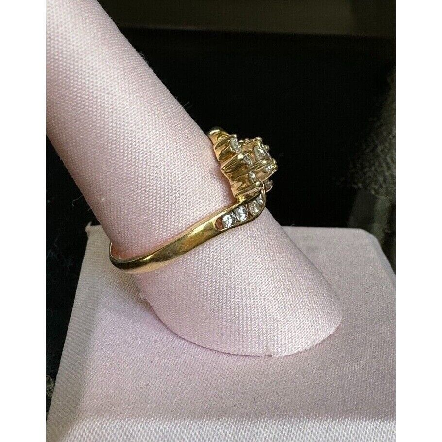 14K YELLOW GOLD AND DIAMOND RING SIZE 8.5 SKY