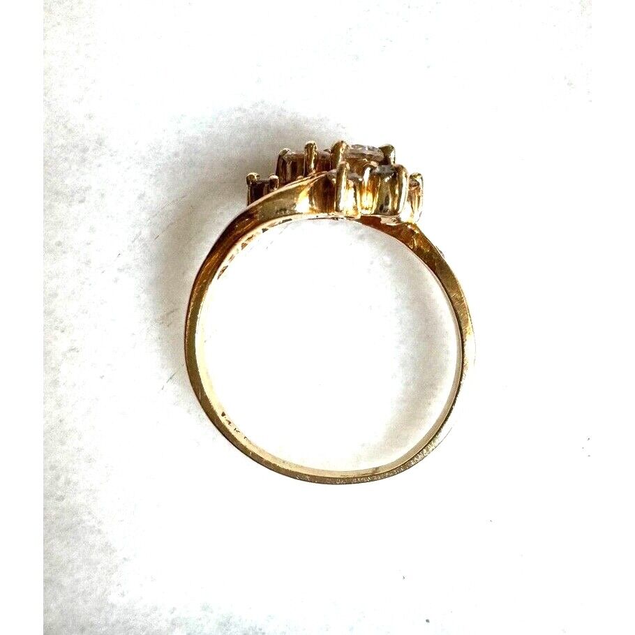 14K YELLOW GOLD AND DIAMOND RING SIZE 8.5 SKY