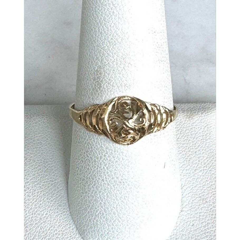 YELLOW GOLD SCROLLS FACE RING SIZE 9.75 SKY