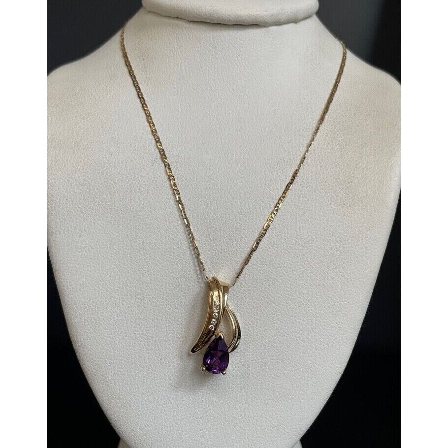 YELLOW GOLD  AMETHYST AND DIAMOND PENDANT NECKLACE SKY