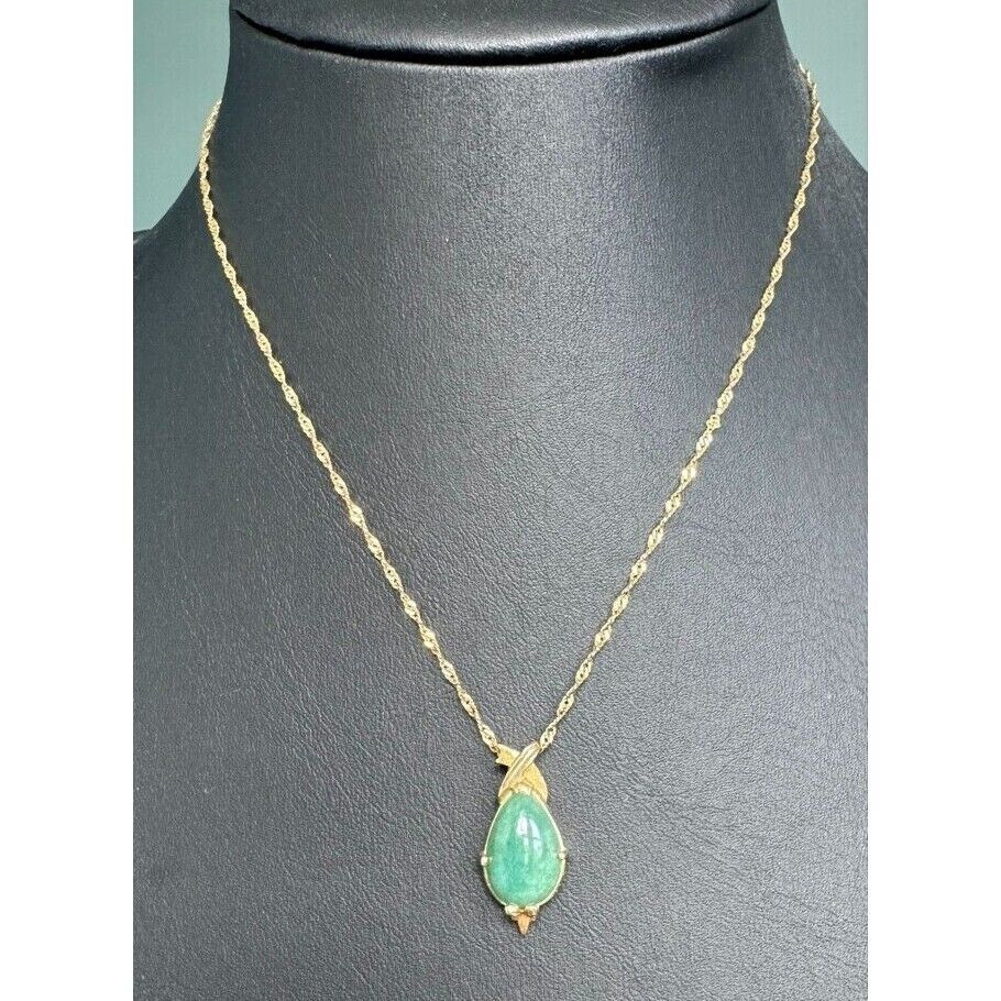 14K YELLOW GOLD  AND GREEN JADE NECKLACE PENDANT SKY