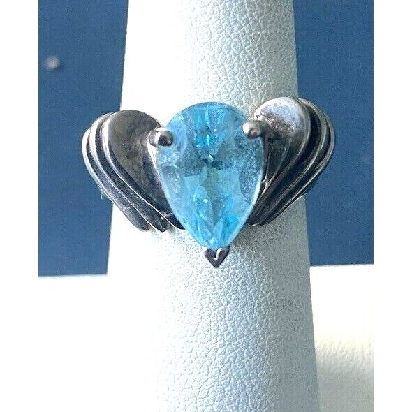 925 STERLING SILVER AND PEAR CUT BLUE TOPAZ RING SIZE 7 SKY