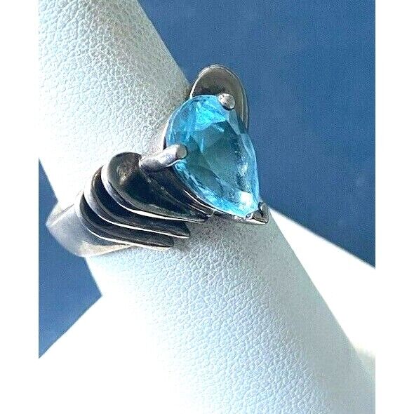 925 STERLING SILVER AND PEAR CUT BLUE TOPAZ RING SIZE 7 SKY