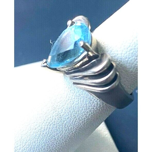 925 STERLING SILVER AND PEAR CUT BLUE TOPAZ RING SIZE 7 SKY