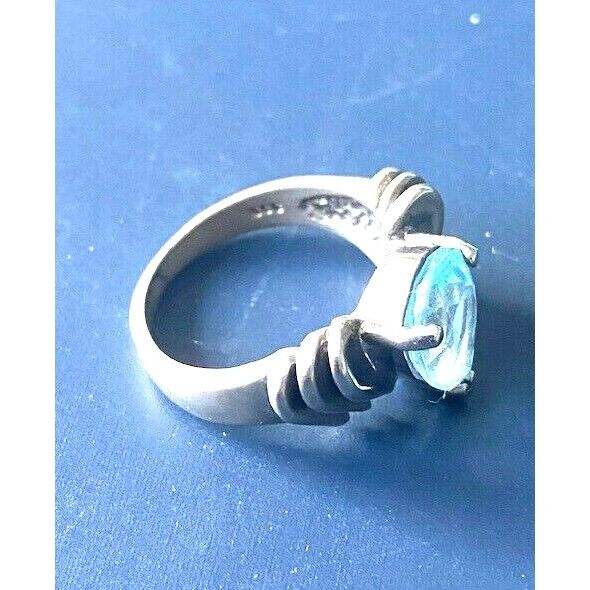 925 STERLING SILVER AND PEAR CUT BLUE TOPAZ RING SIZE 7 SKY