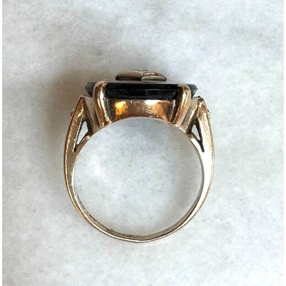 YELLOW GOLD  ONYX AND DIAMOND RING SIZE 6 SKY