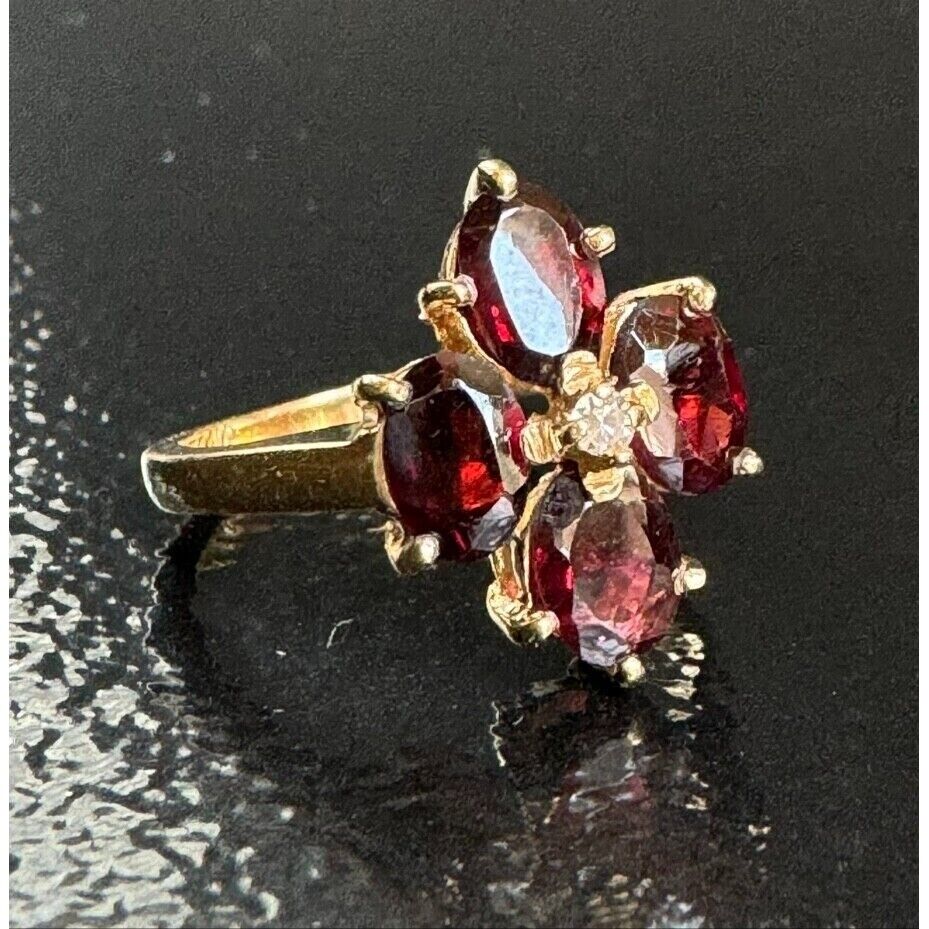 14K YELLOW GOLD  GARNET AND DIAMOND RING SIZE 6 SKY