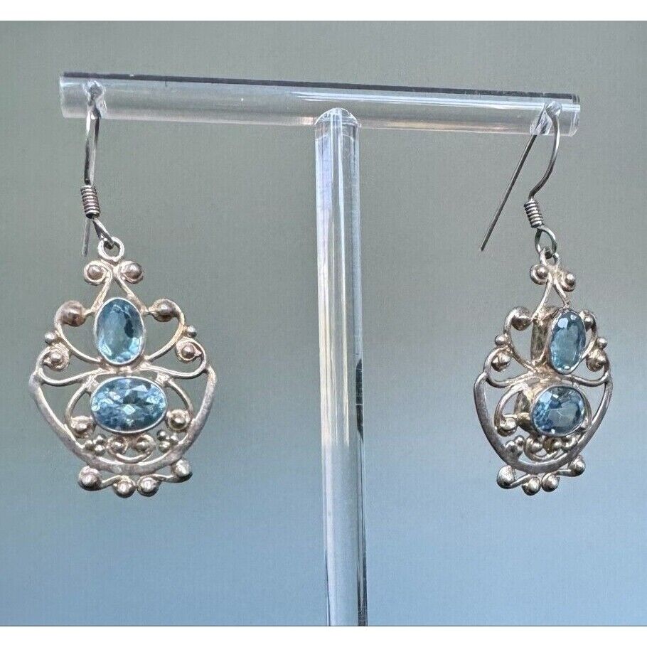 925 STERLING SILVER  AND TOPAZ LACY DESIGN EARRINGS SKY