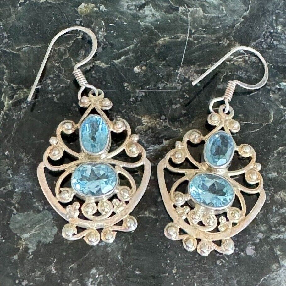 925 STERLING SILVER  AND TOPAZ LACY DESIGN EARRINGS SKY