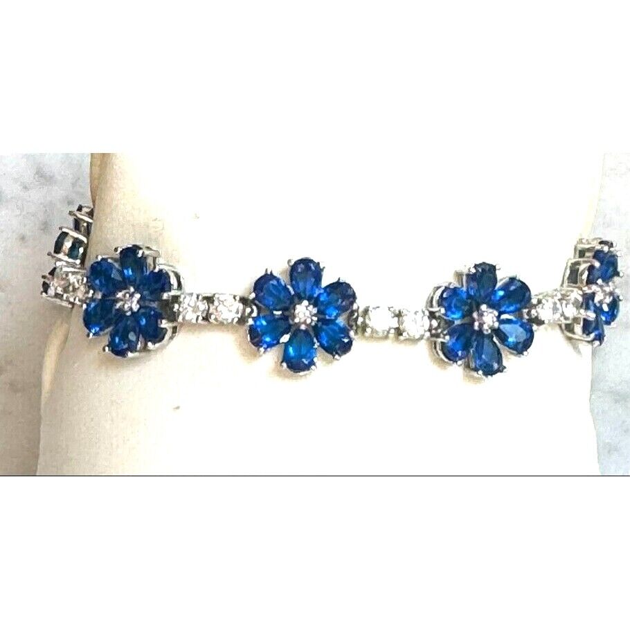 GORGEOUS SPARKLING 925 STERLING SILVER  BLUE AND CLEAR GEMS FLOWER BRACELET SKY