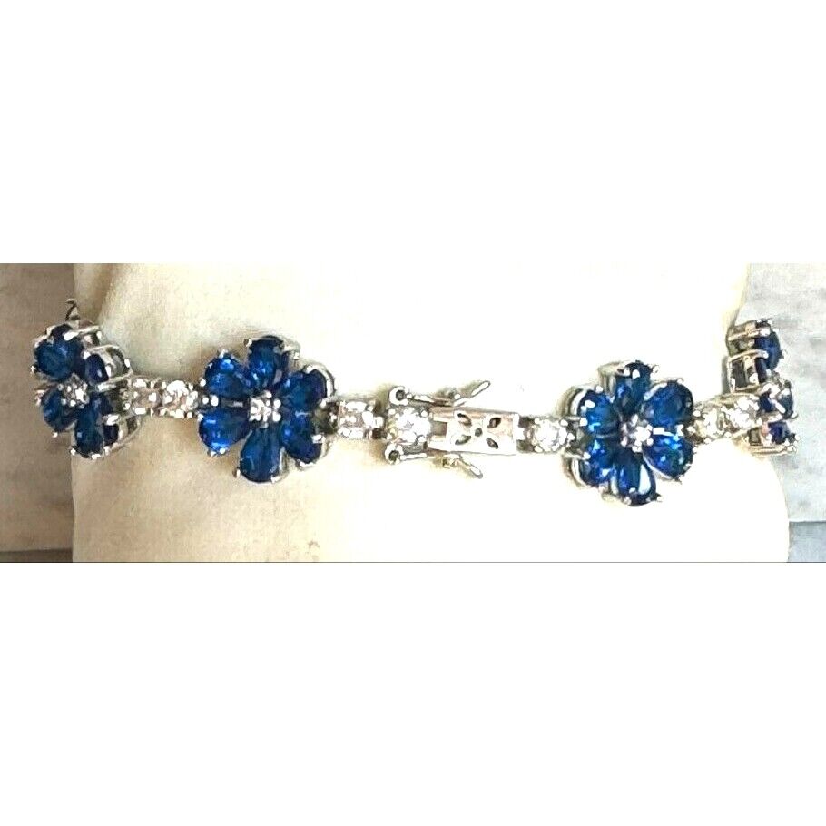 GORGEOUS SPARKLING 925 STERLING SILVER  BLUE AND CLEAR GEMS FLOWER BRACELET SKY