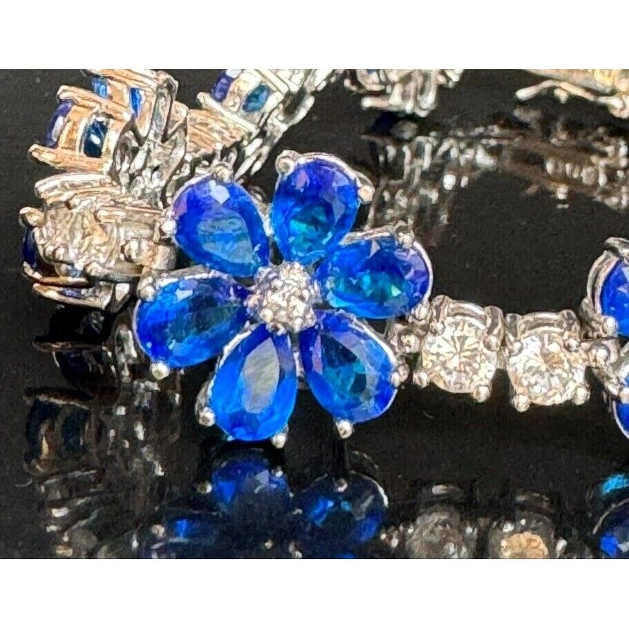 GORGEOUS SPARKLING 925 STERLING SILVER  BLUE AND CLEAR GEMS FLOWER BRACELET SKY