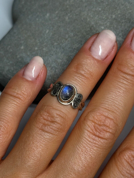 925 STERLING SILVER MOONSTONE RING SIZE 4