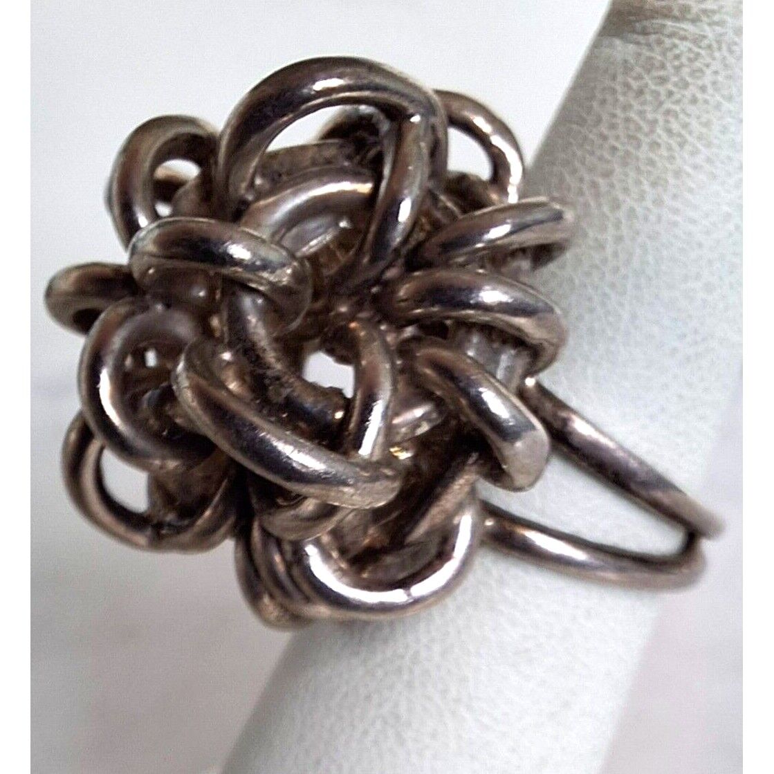 MODERNIST 925 STERLING SILVER CURLY DESIGN  RING SIZE 5.75 SKY