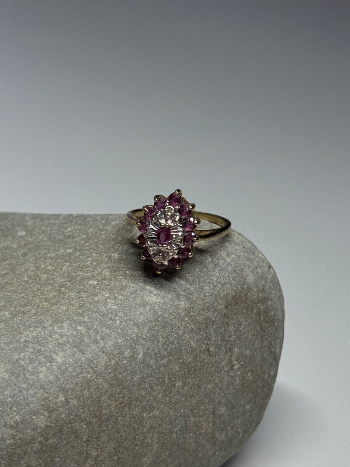 10K YELLOW GOLD RUBIES & DIAMONDS RING SIZE 6.5