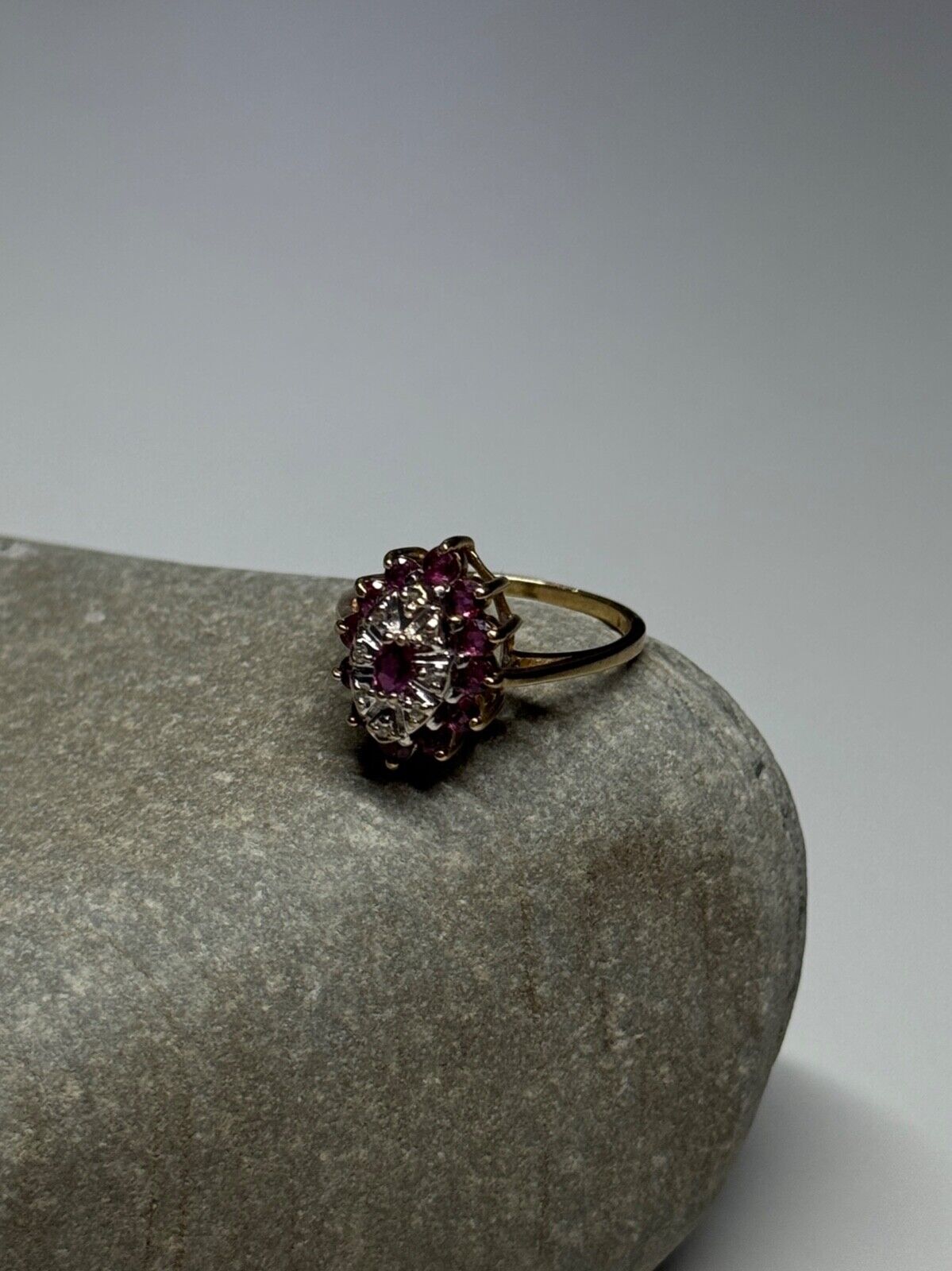 10K YELLOW GOLD RUBIES & DIAMONDS RING SIZE 6.5