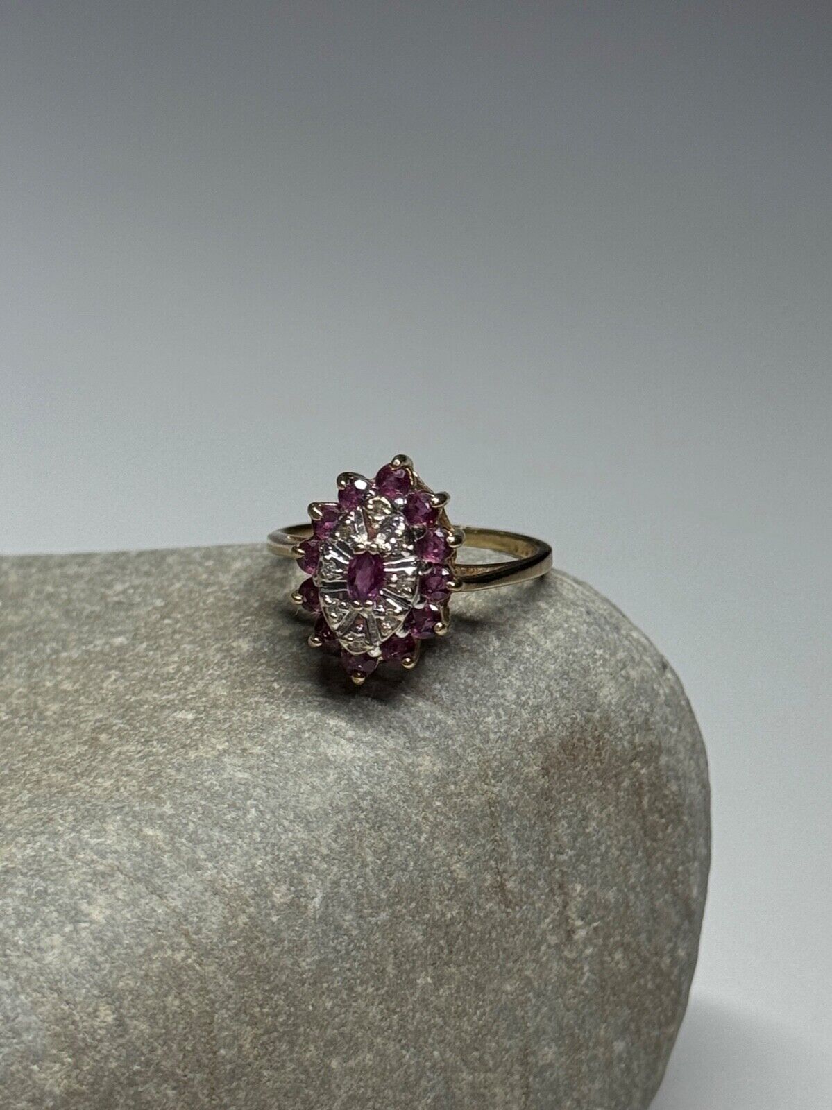 10K YELLOW GOLD RUBIES & DIAMONDS RING SIZE 6.5