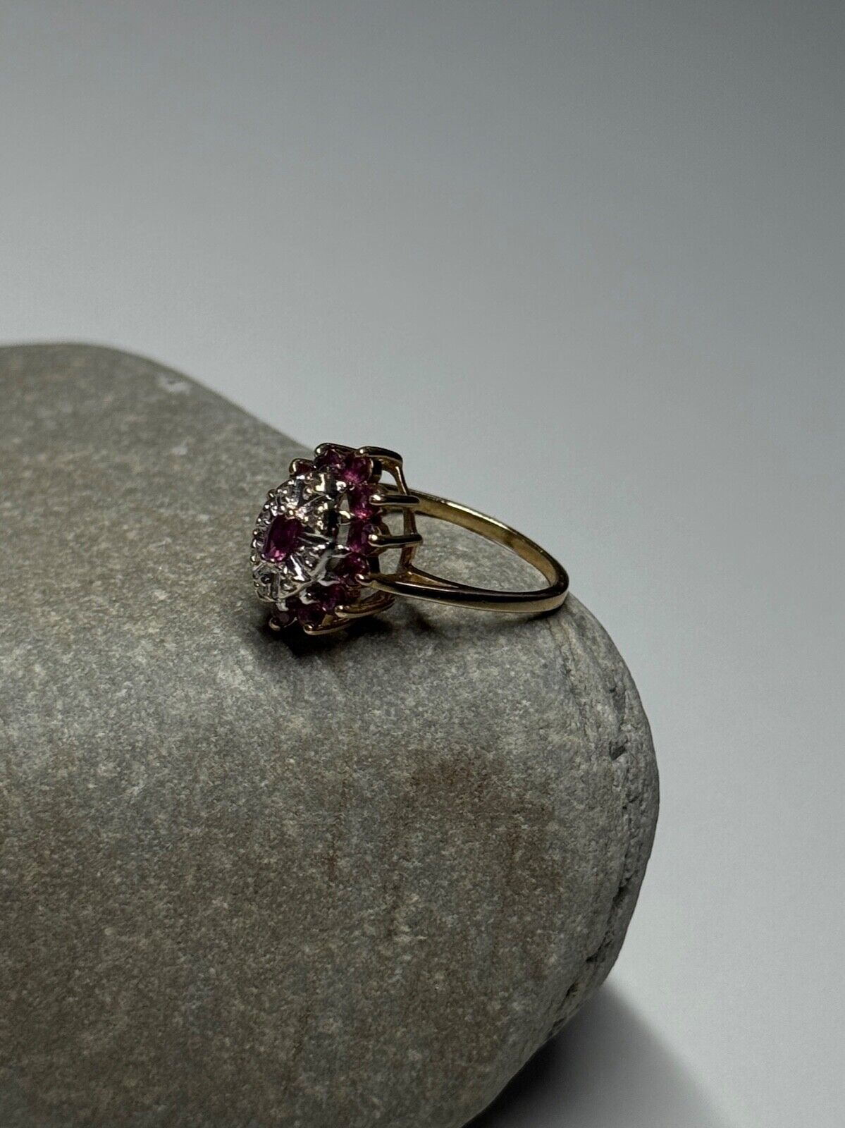 10K YELLOW GOLD RUBIES & DIAMONDS RING SIZE 6.5