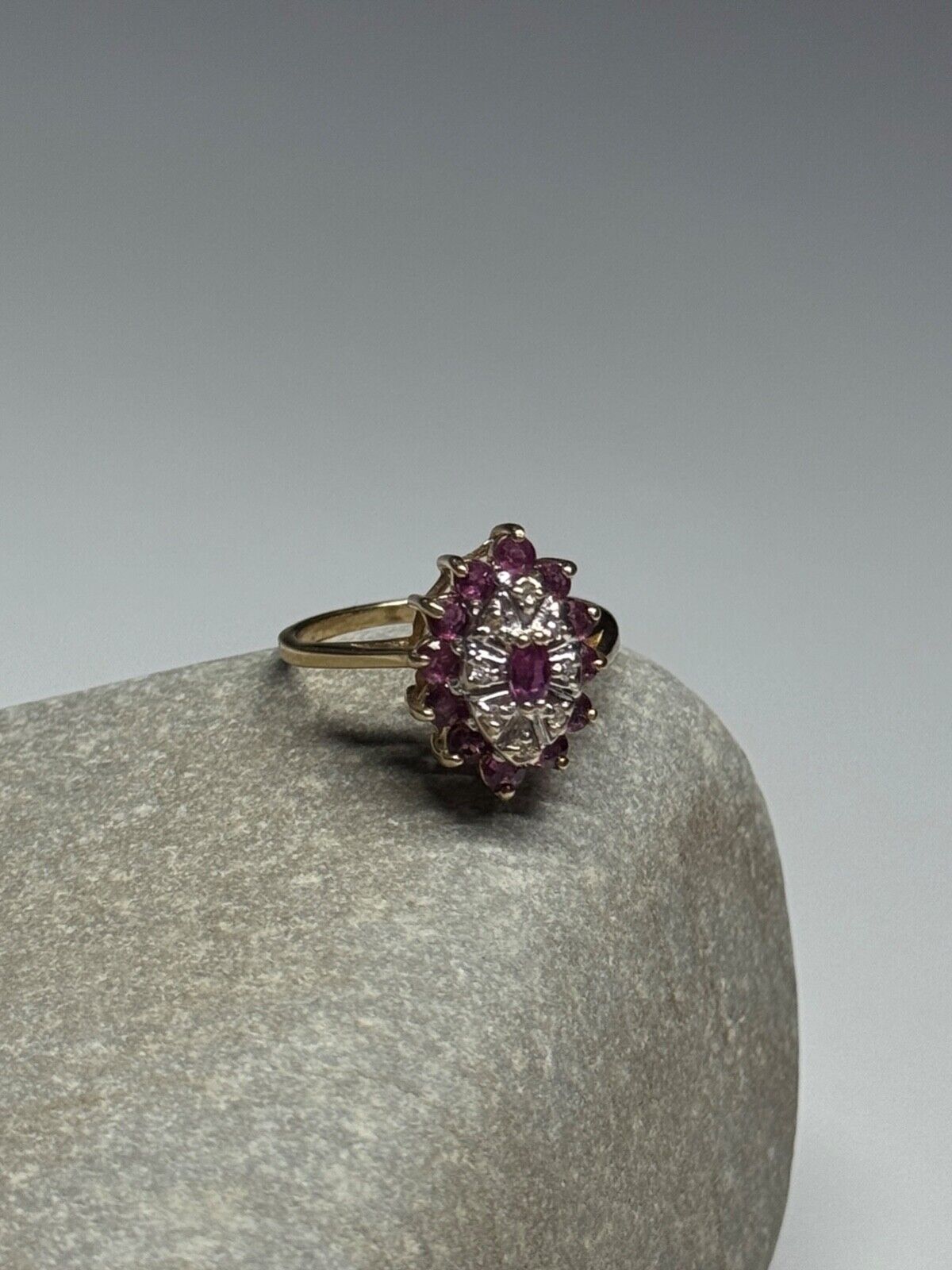 10K YELLOW GOLD RUBIES & DIAMONDS RING SIZE 6.5