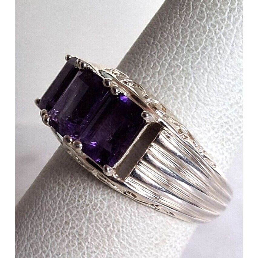 925 STERLING SILVER AND AMETHYST  3-STONES RING SIZE 6.75 SKY