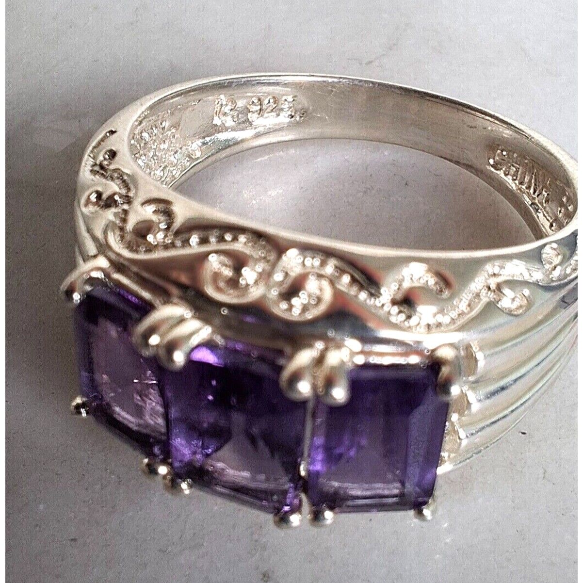 925 STERLING SILVER AND AMETHYST  3-STONES RING SIZE 6.75 SKY