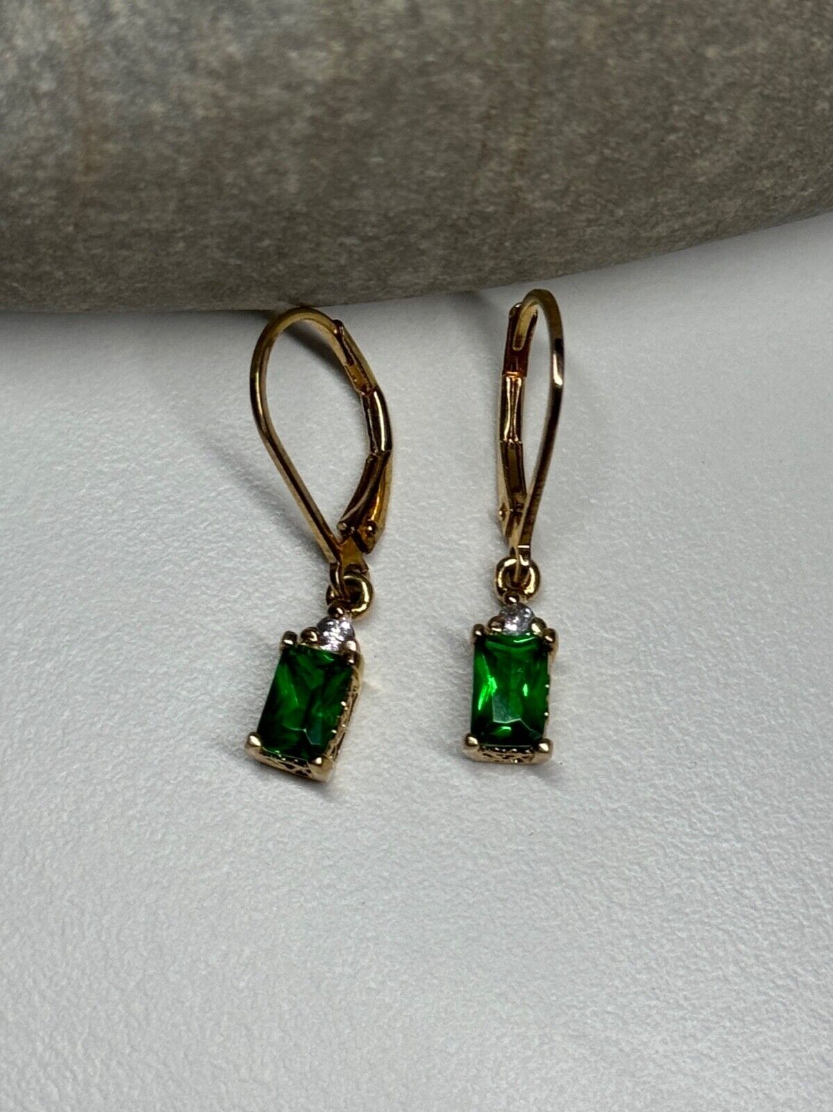 925 STERLING SILVER GOLD PLATED EMERALD & BERYL EARRINGS LENGTH 25 mm