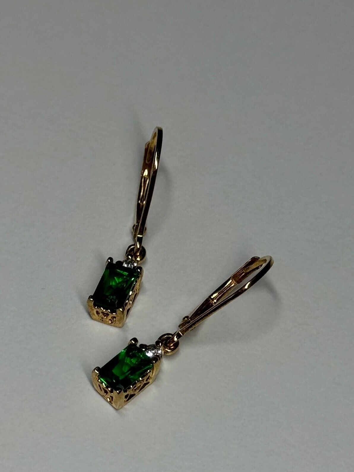 925 STERLING SILVER GOLD PLATED EMERALD & BERYL EARRINGS LENGTH 25 mm