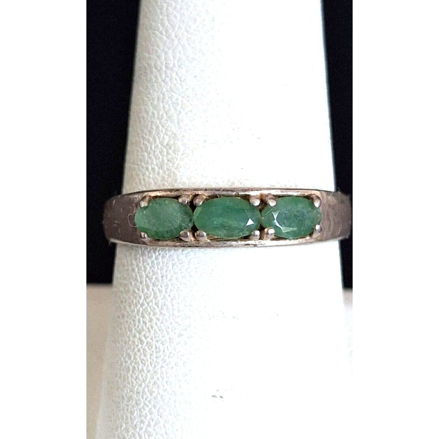 925 STERLING SILVER AND EMERALD  3-STONES BAND RING SIZE 9 SKY