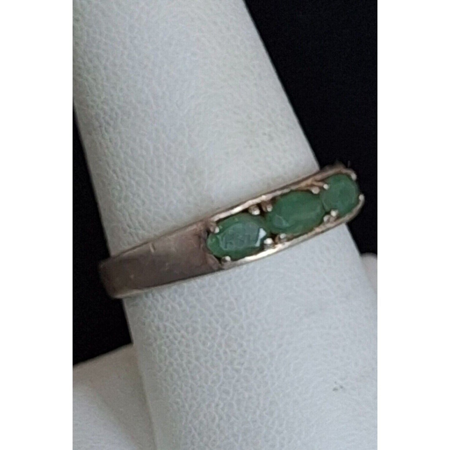 925 STERLING SILVER AND EMERALD  3-STONES BAND RING SIZE 9 SKY